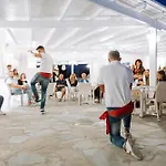 Hotiday Collection - Naxos 4*